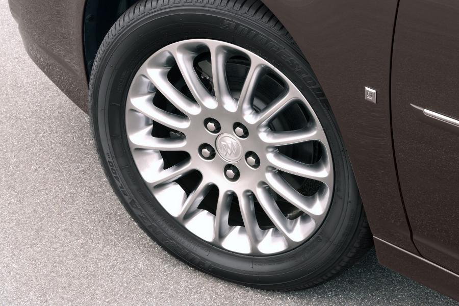  Buick Lucerne Super 2007 года  (фото 10 из 26)